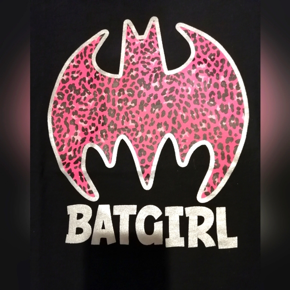 🔥SALE🔥Batgirl Pink Leopard Print Short Sleeved Girls T-shirt NWT Sz Large (14) - Picture 2 of 5